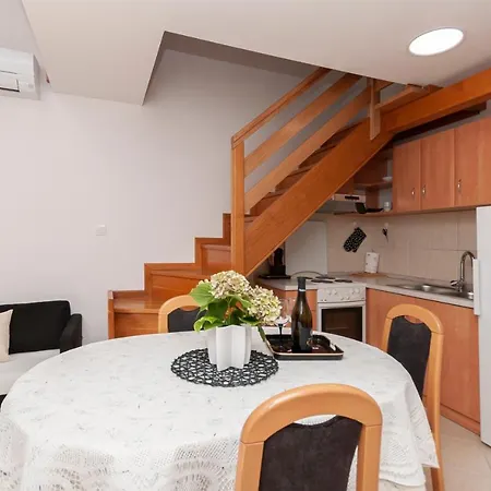 Antivo Apartment Omis